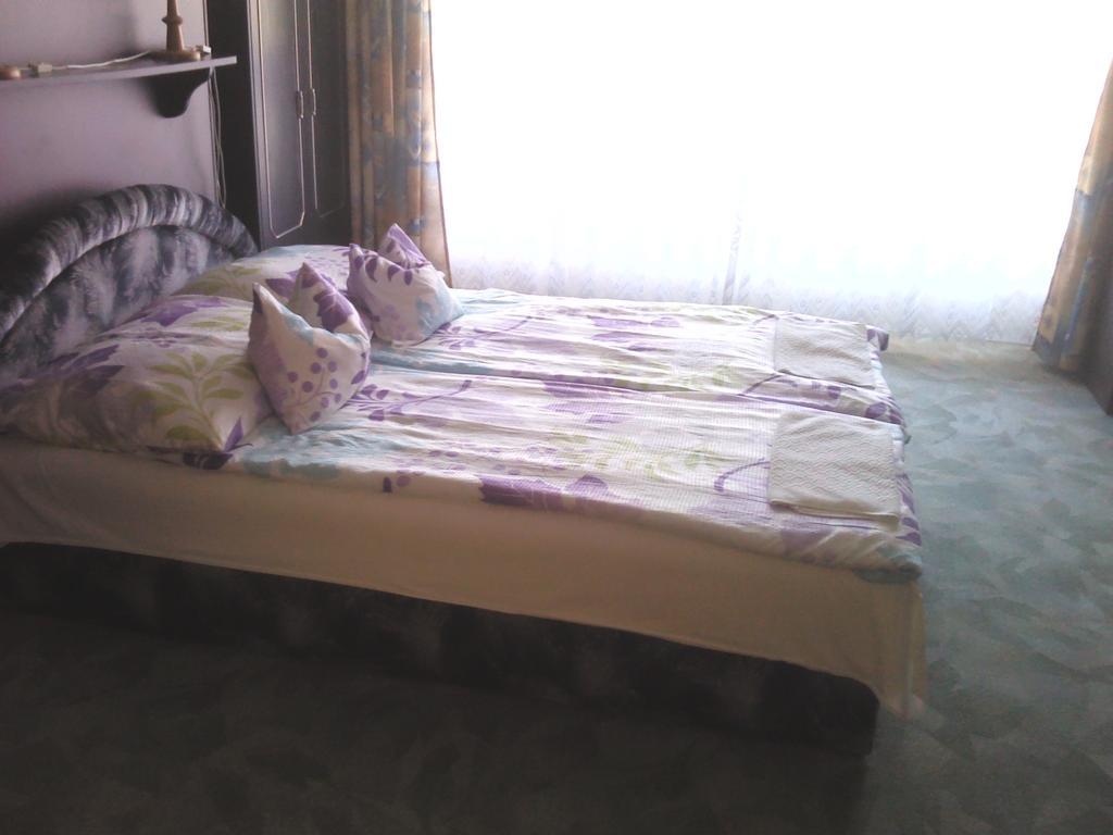 Napfény Apartment Keszthely Habitación foto