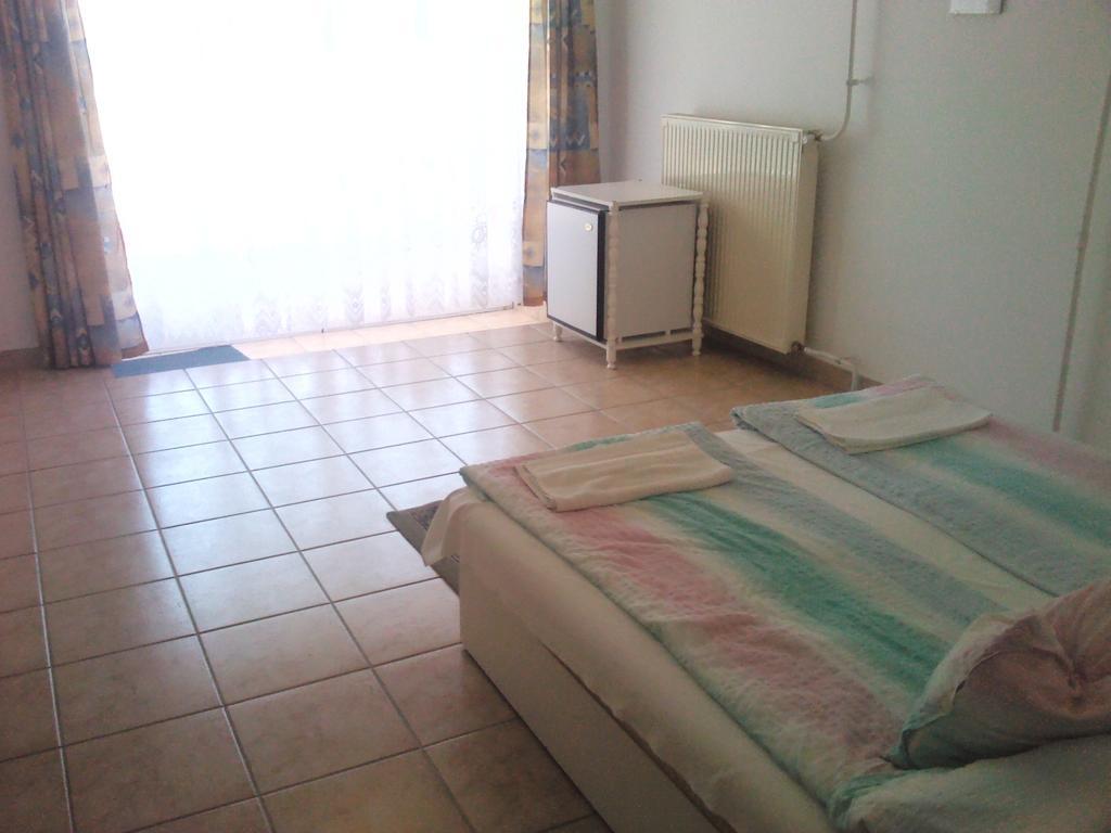 Napfény Apartment Keszthely Habitación foto