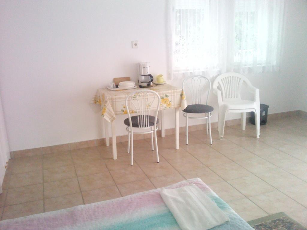 Napfény Apartment Keszthely Habitación foto