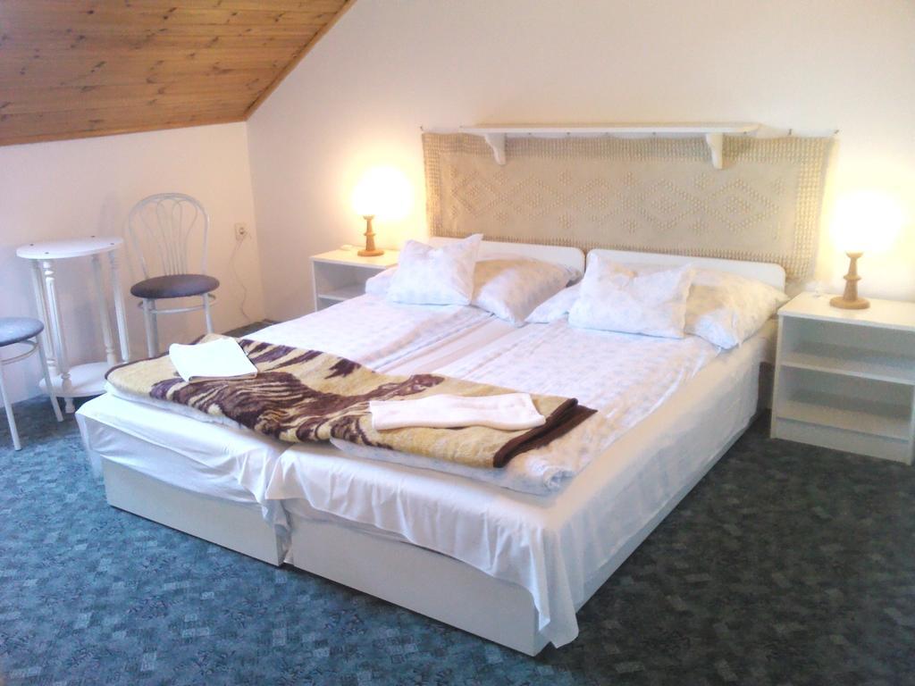 Napfény Apartment Keszthely Habitación foto