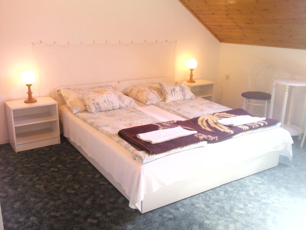Napfény Apartment Keszthely Habitación foto